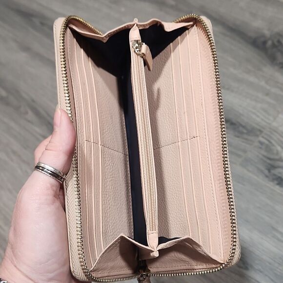 Vintage Cole Haan Peachy Cream Zip Around Wallet - Picture 8 of 8